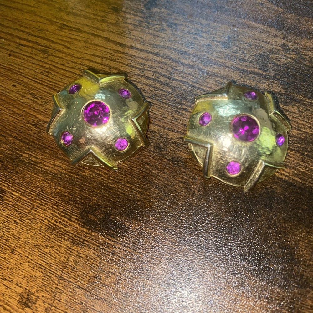 Vintage Gold Tone w/ Purple Rhinestones Clip On Earrings